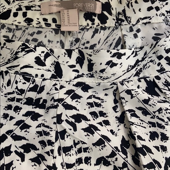 Shorts - Picture 3 of 3